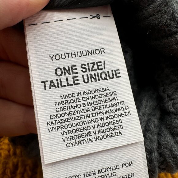 The North Face NWT Youth/junior small woman  Beanie. Vanadium Grey. - Picture 10 of 10
